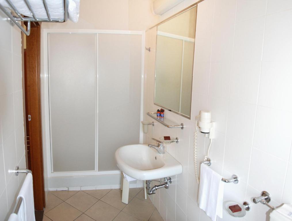 Hotel Olimpic Καστέλ Ματζιόρε Εξωτερικό φωτογραφία